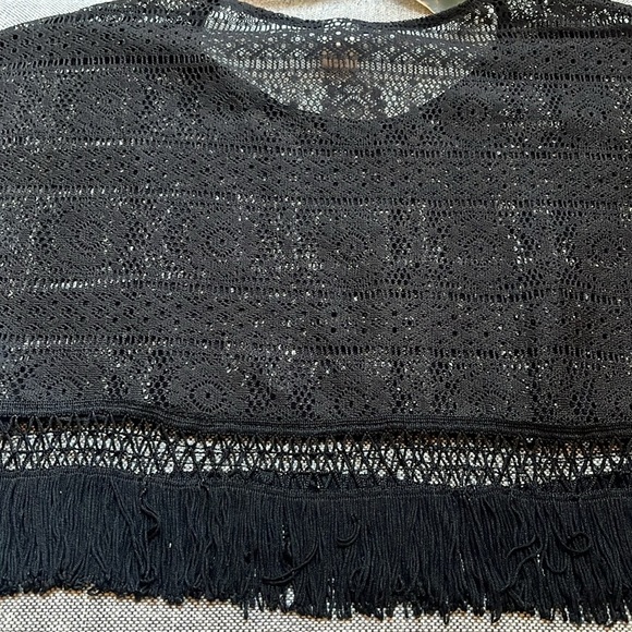 ✨ Y2K Vintage Circa 2005 Black Crochet Crop Top with Fringe - Picture 14 of 17